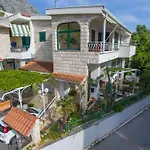 Komfortable Mit Balkon By Interhome Апартаменты Макарска