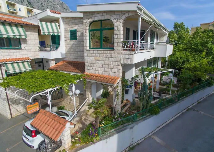 Komfortable Mit Balkon By Interhome Apartment Makarska